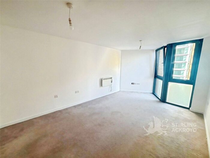 2 Bedroom Flat To Rent In Highfield Road, Feltham, TW13