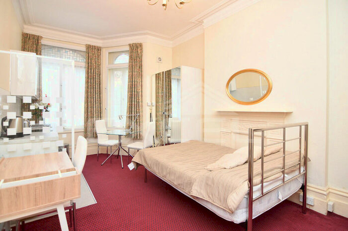 Studio To Rent In Canfield Gardens, South Hampstead, London, NW6