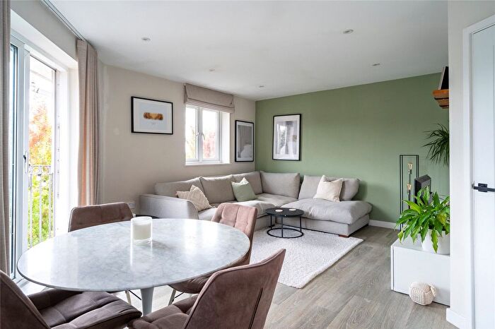 2 Bedroom Flat For Sale In Curtis Field Road, London, SW16