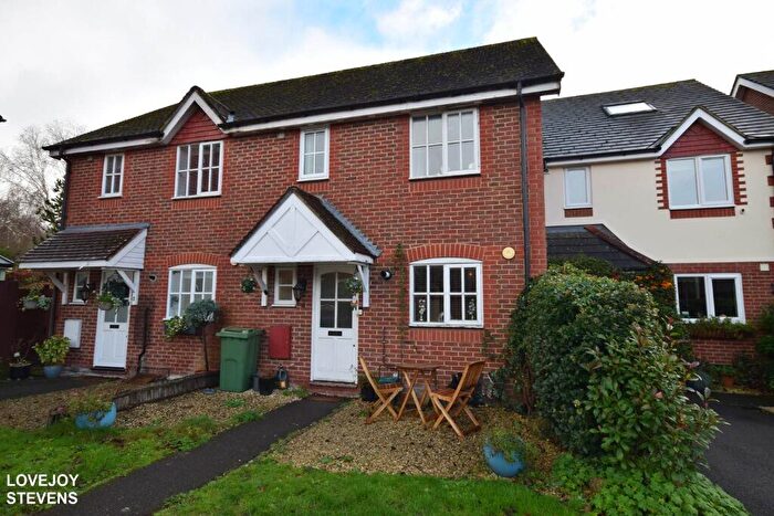 3 Bedroom Semi Detached House To Rent In Middletons Close, Hungerford, RG17