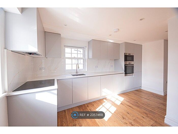 2 Bedroom Flat To Rent In Hollybush Street, London, E13