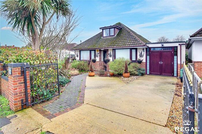 4 Bedroom Bungalow For Sale In Hammonds Green, Totton, SO40