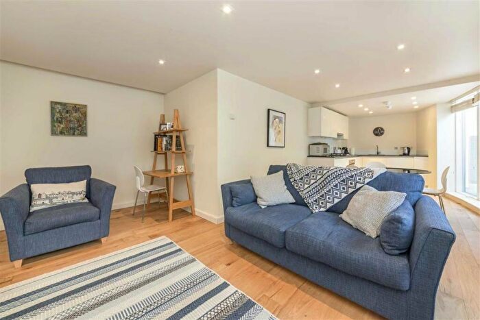 1 Bedroom Flat To Rent In Cornwall House, Allsop Place, Baker Street, NW1