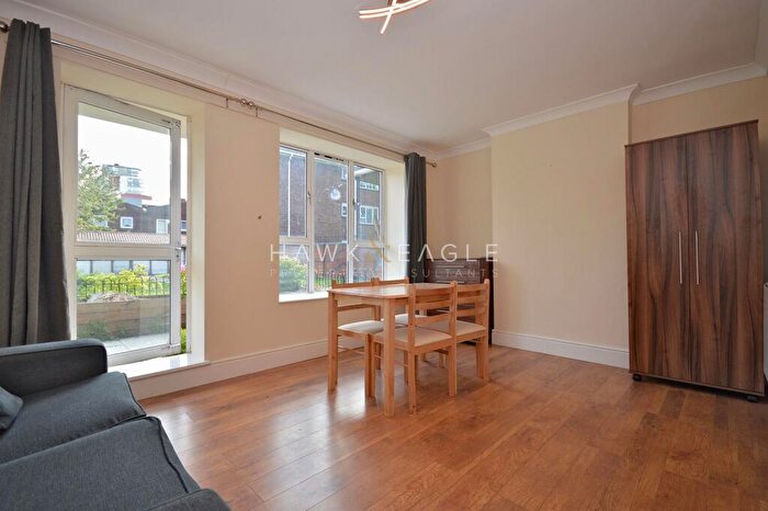 3 Bedroom Flat To Rent In Martindale Avenue, London, Greater London., E16