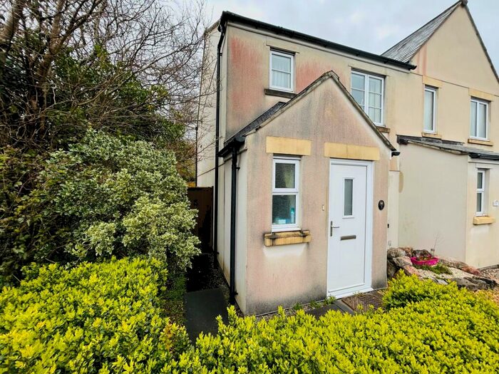 3 Bedroom Semi-Detached House To Rent In Meadow Drive, Pillmere, Saltash, PL12