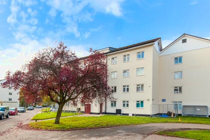 3 Bedroom Flat To Rent In Clandon House Clandon House, Kingsnympton Park, Kingston Upon Thames, KT2