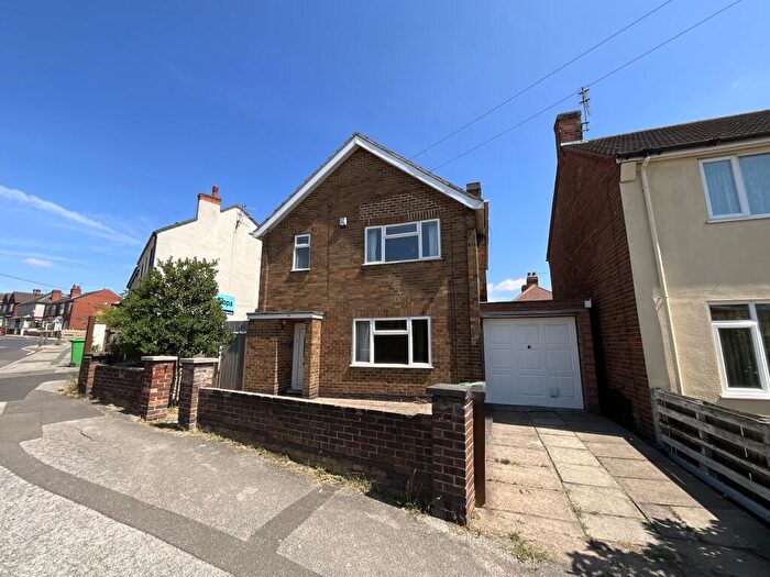 3 Bedroom Detached House For Sale In Thorneywood Mount, Nottingham, NG3