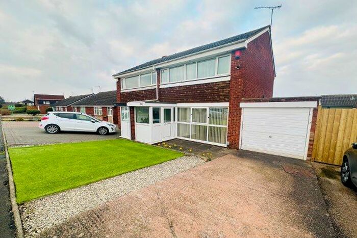 3 Bedroom Property To Rent In Fair Isle Drive, Nuneaton, CV10