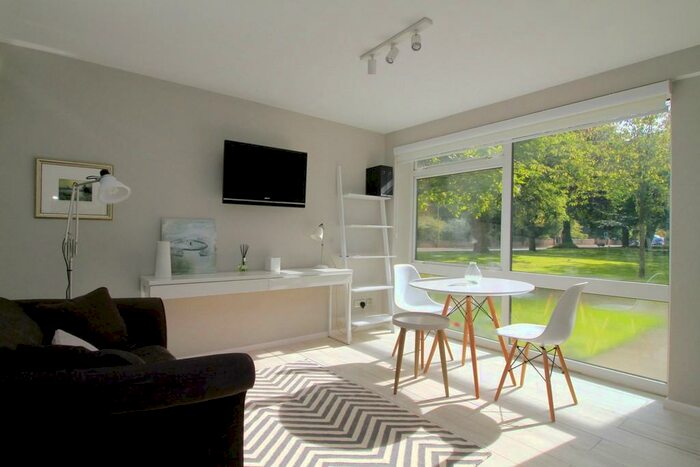 1 Bedroom Apartment To Rent In Butler Close, Oxford, OX2