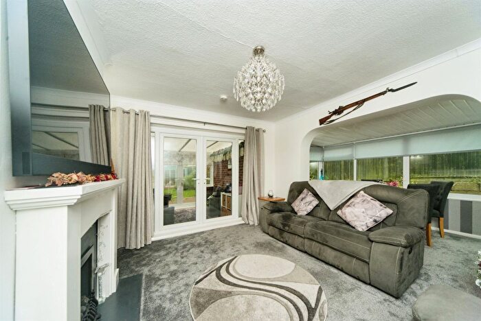 2 Bedroom Detached Bungalow For Sale In Alfray Road, Bexhill-On-Sea, TN40