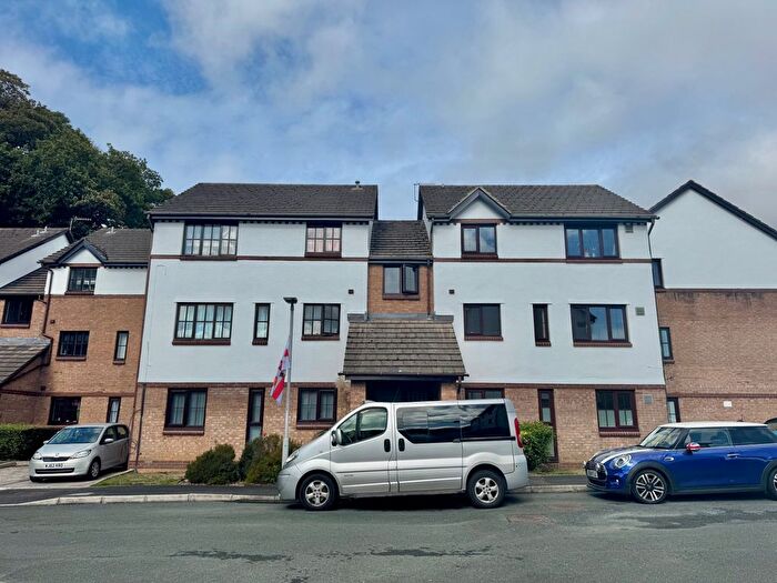 2 Bedroom Flat For Sale In Crabtree Close, Marsh Mills, PL3