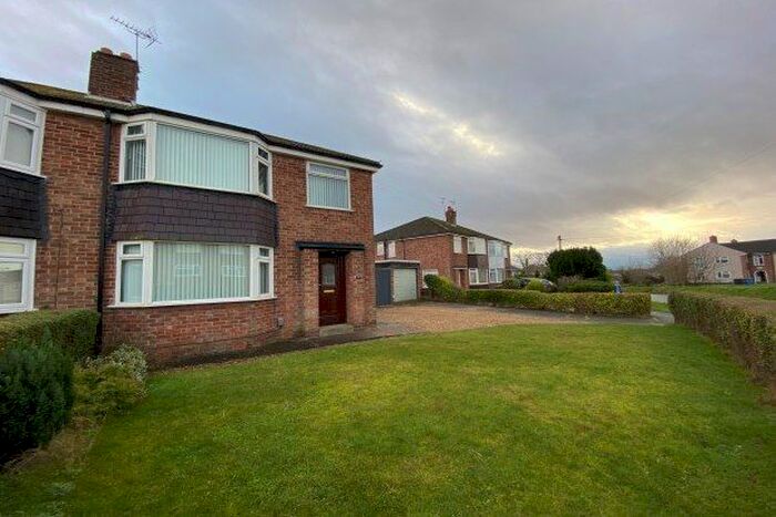 3 Bedroom Property To Rent In Raby Park Road, Neston CH64