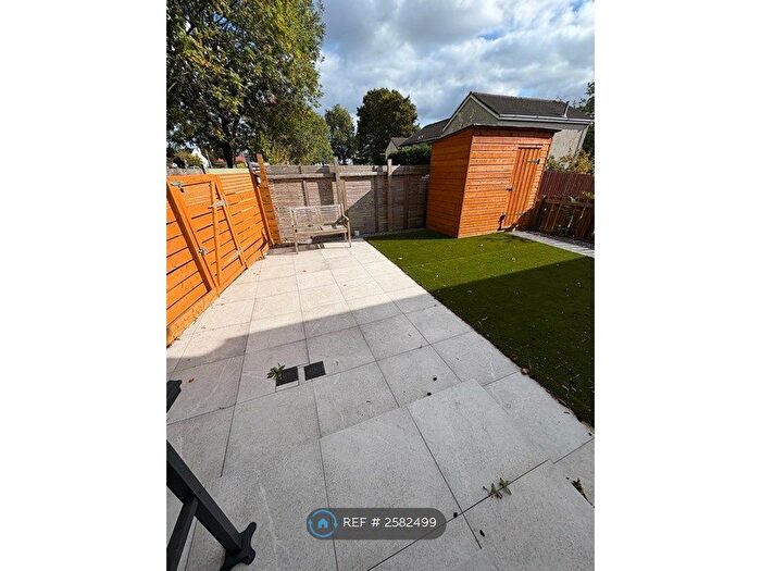 2 Bedroom Flat To Rent In Gyle Park Gardens, Edinburgh, EH12