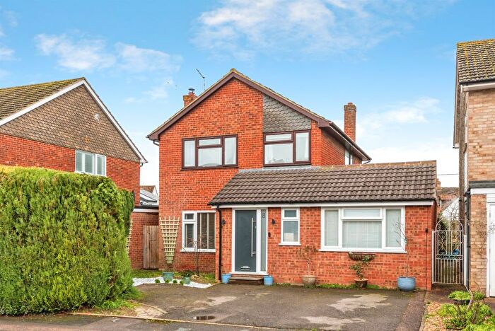 4 Bedroom Detached House For Sale In Dovecote Close, Haddenham, Aylesbury, HP17