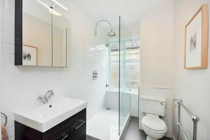 1 Bedroom Flat To Rent In Petty France, Westminster, London, SW1H