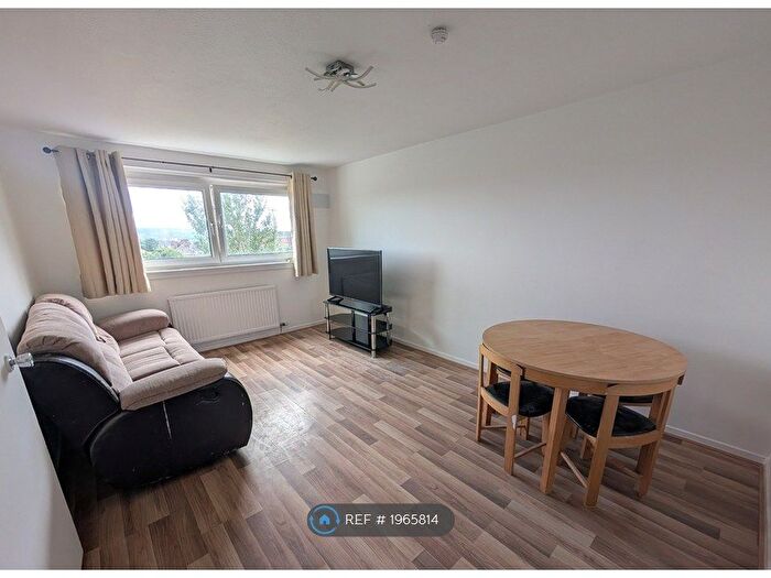 2 Bedroom Flat To Rent In Rosemount St, Glasgow, G21