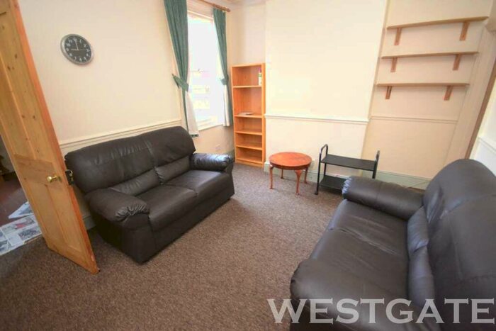 4 Bedroom Terraced House To Rent In Radstock Road, Reading, RG1