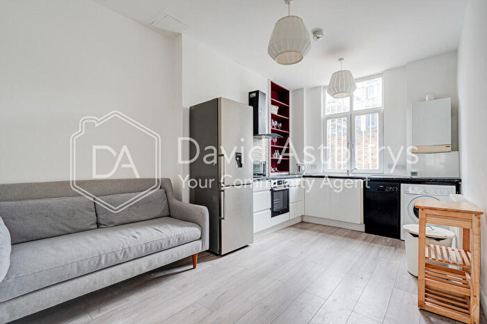 3 Bedroom Ground Maisonette To Rent In Balls Pond Road, Islington, London, N1