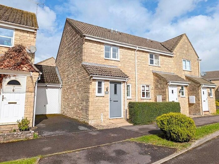 2 Bedroom Property For Sale In Northlands Way, Tetbury, GL8