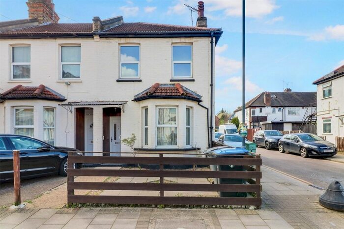 3 Bedroom End Of Terrace House To Rent In Peel Road, Wembley, HA9