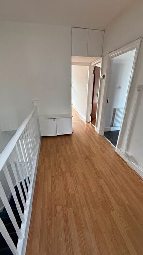 2 Bedroom Flat To Rent In Cherry Orchard Road, Croydon, CR0