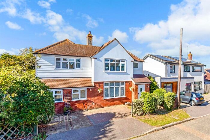 5 Bedroom Detached House For Sale In Linden Avenue, Whitstable, Kent, CT5