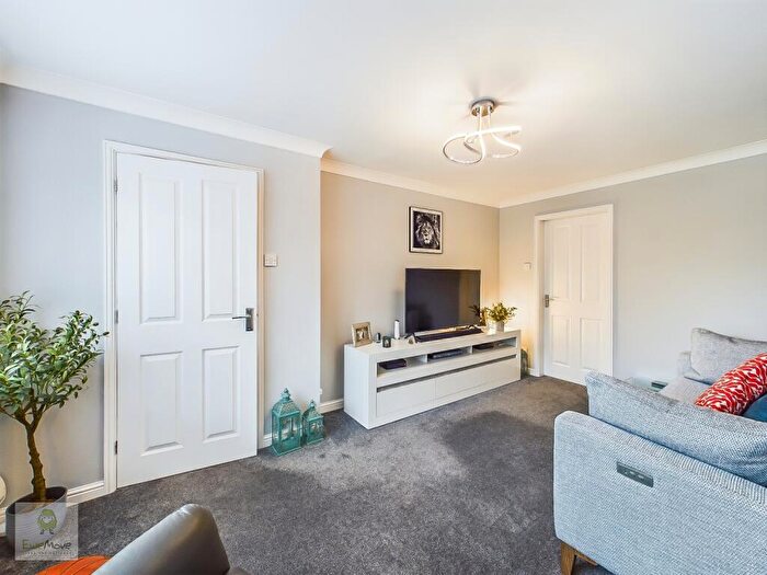 2 Bedroom Semi-Detached House For Sale In Sallow Close, St. Marys Island, Chatham, Kent, ME4