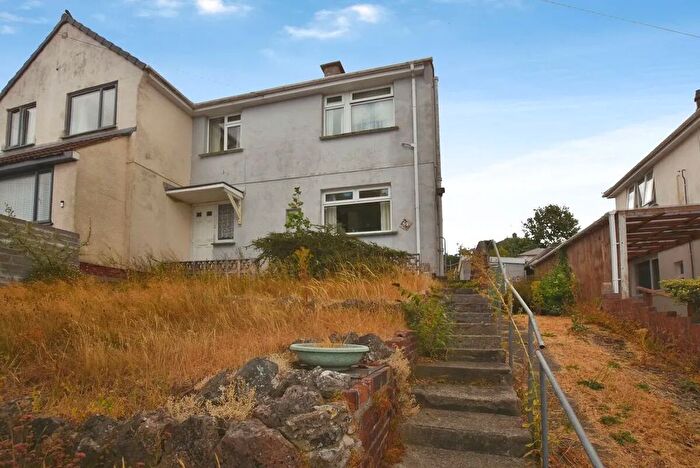 3 Bedroom Semi-Detached House For Sale In Windsor Avenue, Buckland, Newton Abbot, Devon., TQ12