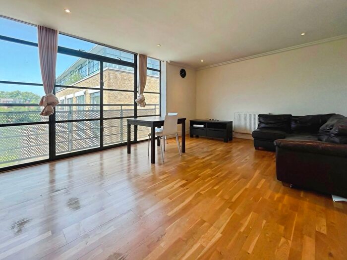 2 Bedroom Flat To Rent In Soap House Lane, Brentford, TW8