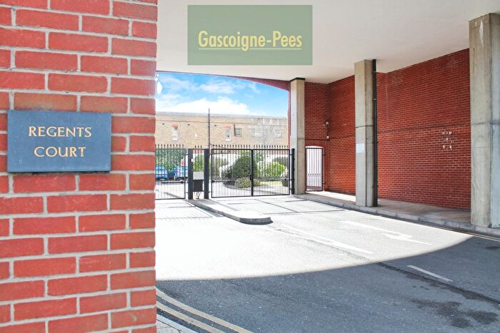 2 Bedroom Flat To Rent In Regents Court, Kingston Upon Thames, KT2