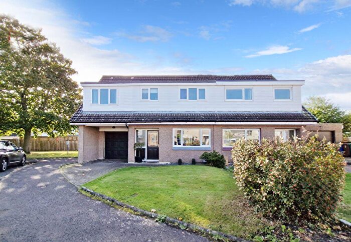 5 Bedroom Semi-Detached House For Sale In St Davids Court, Dalgety Bay, KY11