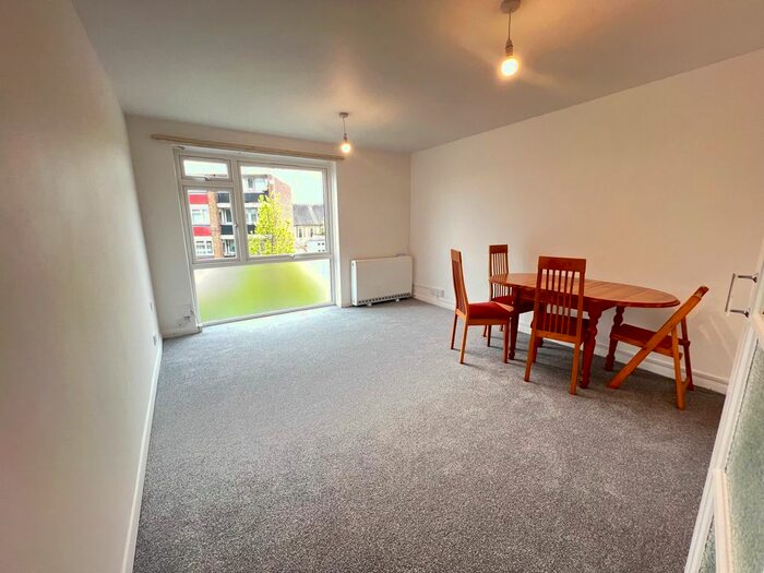 1 Bedroom Flat To Rent In West Green Road, London, N15