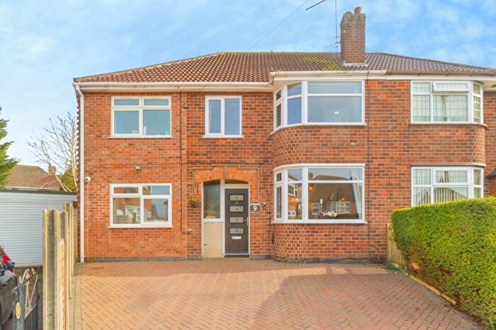 5 Bedroom Semi Detached House For Sale In Fieldhurst Avenue, Leicester, LE3