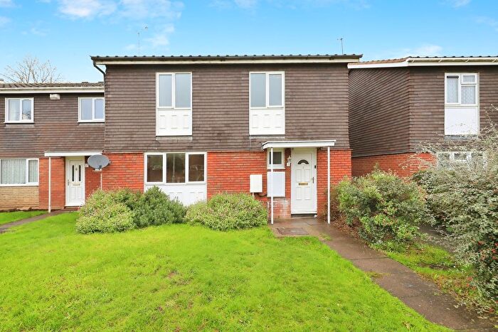 4 Bedroom Semi Detached House For Sale In Overton Walk, Wolverhampton, West Midlands, WV4