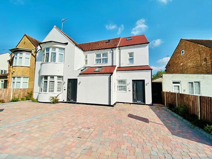 4 Bedroom End Of Terrace House To Rent In Netherlands Road, New Barnet, EN5
