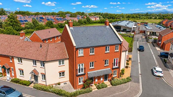6 Bedroom Town House For Sale In Birkbeck Chase, Weston-super-Mare, BS24