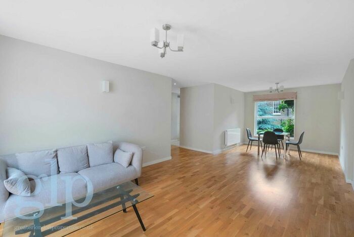 2 Bedroom Flat To Rent In Ridgmount Street, Bloomsbury, WC1E