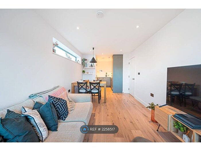 1 Bedroom Flat To Rent In London, London, N20
