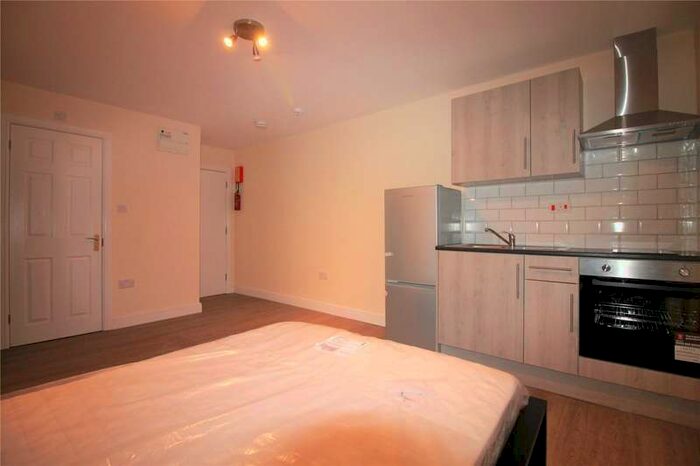 1 Bedroom Studio Flat To Rent In Costons Lane, Greenford UB6