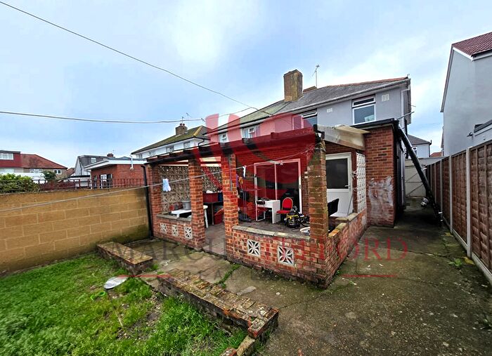 4 Bedroom Semi-Detached House For Sale In Rossindel Road, Hounslow, TW3