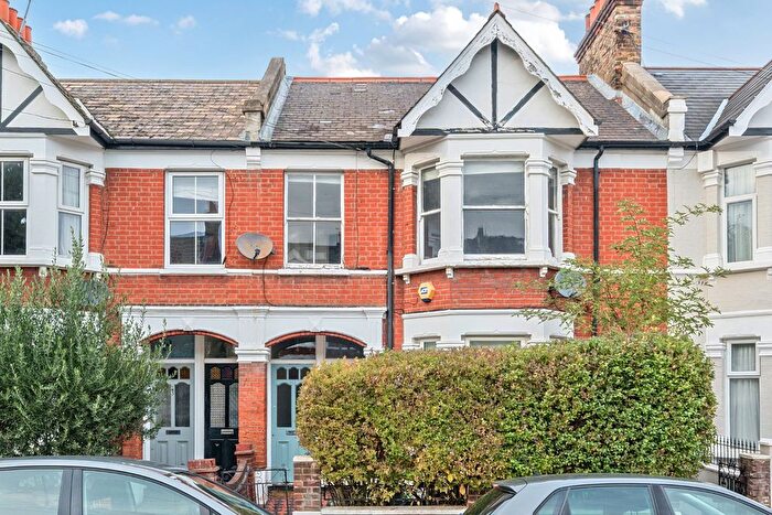 2 Bedroom Flat To Rent In Ravensbury Road, Earlsfield, London, SW18