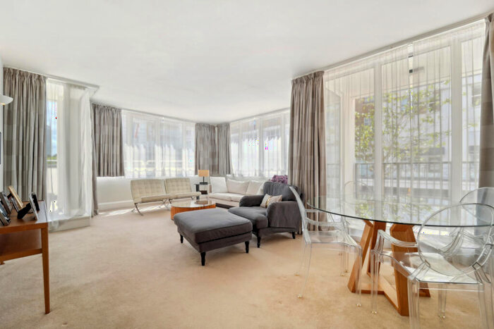 2 Bedroom Flat For Sale In The Quadrangle, Chelsea Harbour, SW10