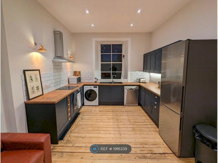 5 Bedroom Flat To Rent In Thirlestane Road, Edinburgh, EH9