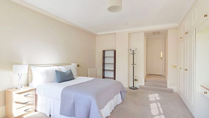 5 Bedroom Flat To Rent In Park Road, Strathmore Court, NW8