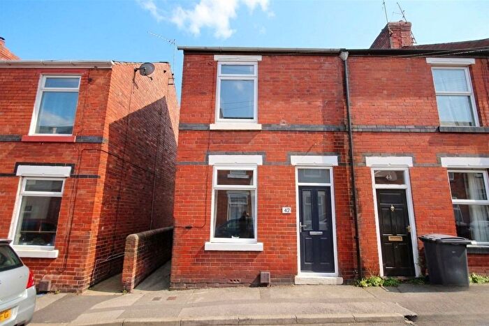 2 Bedroom End Of Terrace House To Rent In John Street, Chesterfield, S40