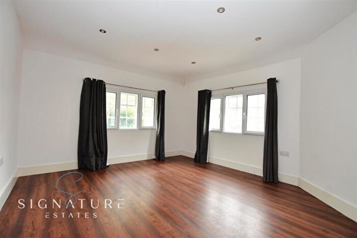 2 Bedroom Flat To Rent In London Road, Berkhamsted, HP4