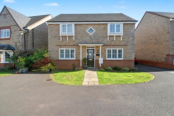 4 Bedroom Detached House For Sale In Hillary Close, Corby, NN18