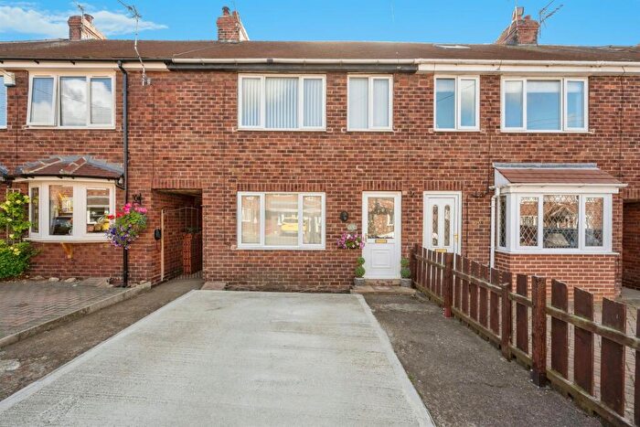 3 Bedroom Terraced House For Sale In The Avenue, Harlington, Doncaster, DN5