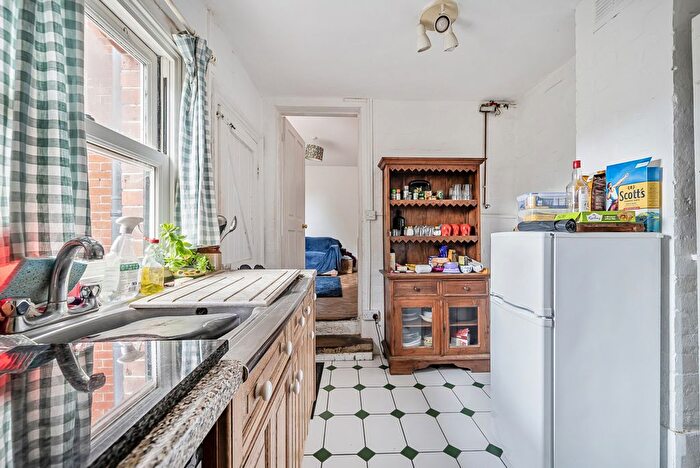 3 Bedroom Terraced House For Sale In High Street, Twyford, Reading, Berkshire, RG10