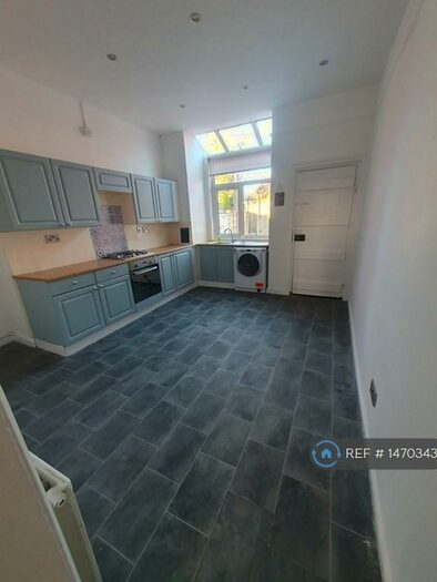 2 Bedroom Terraced House To Rent In Chapel Street, Dukinfield, SK16